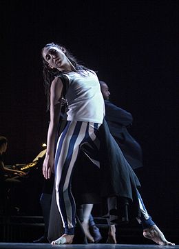 Amanda Wells in Petronio 2009