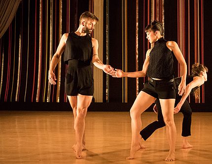 Max Wirsing, Pareena Lim, Dolo McComb in Chris Schlichting: Stripetease